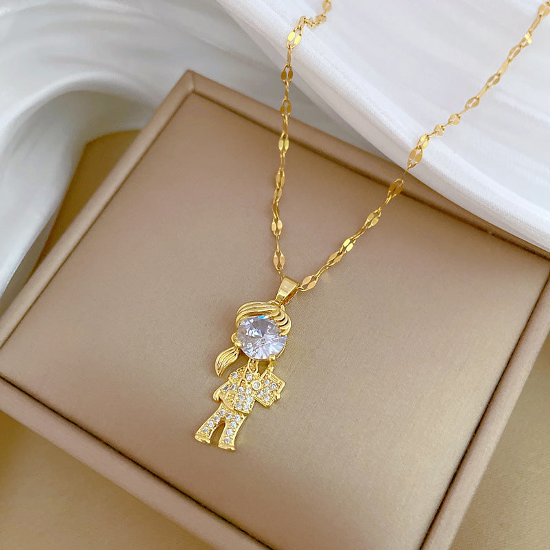 Collana con ciondolo a luna geometrica minimalista per donna e uomo in acciaio al titanio con intarsio di strass e delicata catena a medaglione