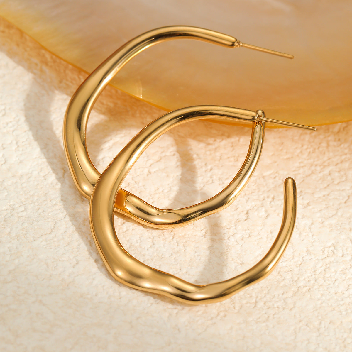 Orecchini a cerchio a C minimalisti geometrici in acciaio inossidabile con placcatura in oro 18 carati da donna
