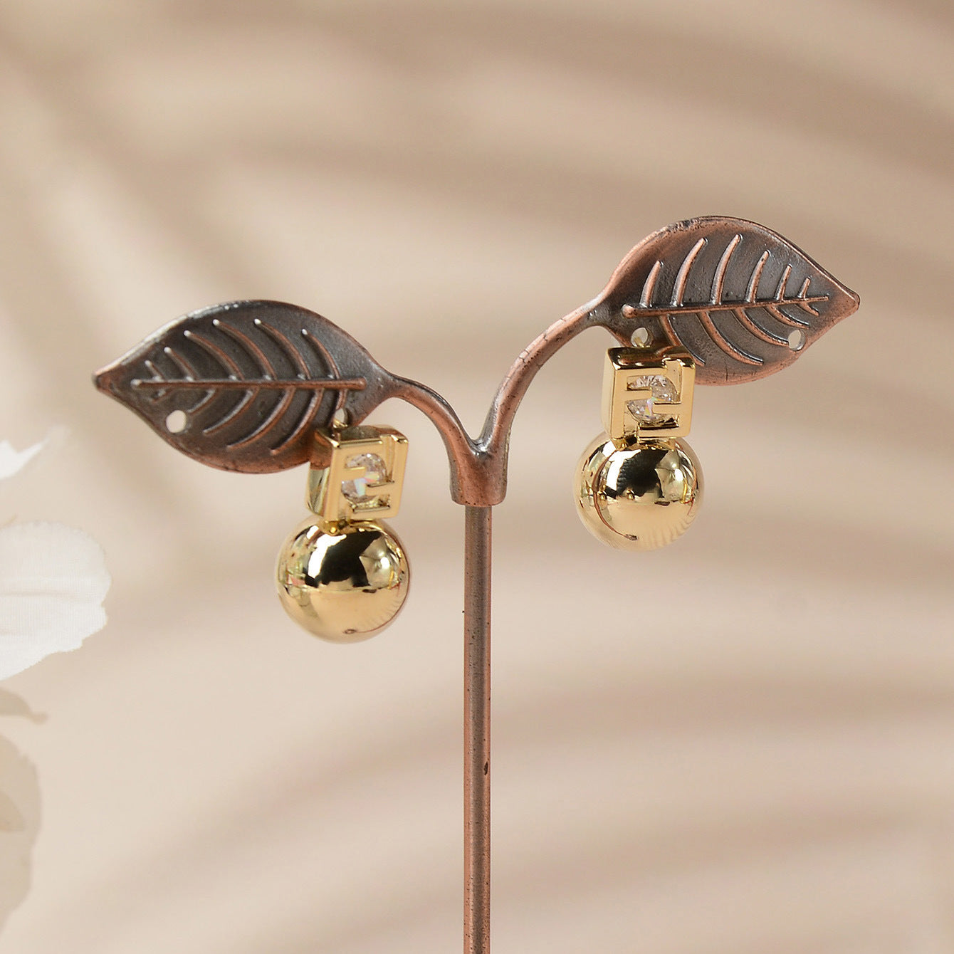 Orecchini da donna di lusso placcati in oro con zirconi cubici in ottone