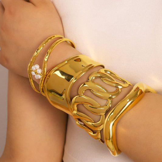 Bracciale a fascia larga minimalista geometrico in acciaio inossidabile con placcatura a vuoto 18K da donna