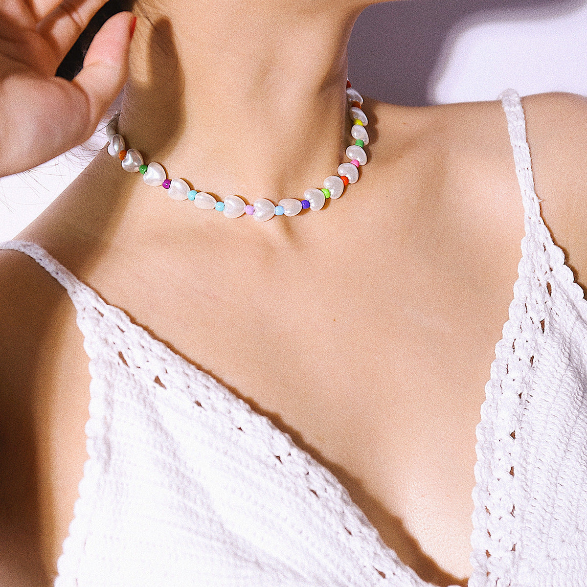 Collana da donna con ciondolo a margherita a frutto, perline d'imitazione in resina, stile bohémien, con catena a sfere