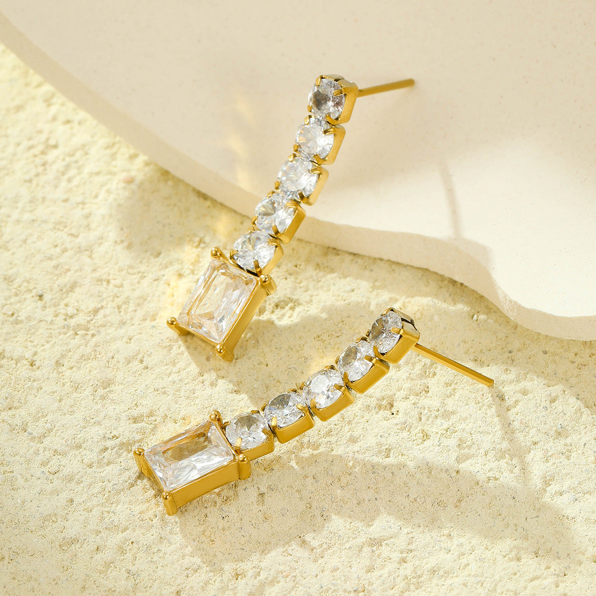 Elegantes Pendientes Colgantes Cuadrados de Acero Inoxidable con Acentos de Zirconia para Mujer, Acabado Bañado, para Vestimenta de Oficina a la Moda