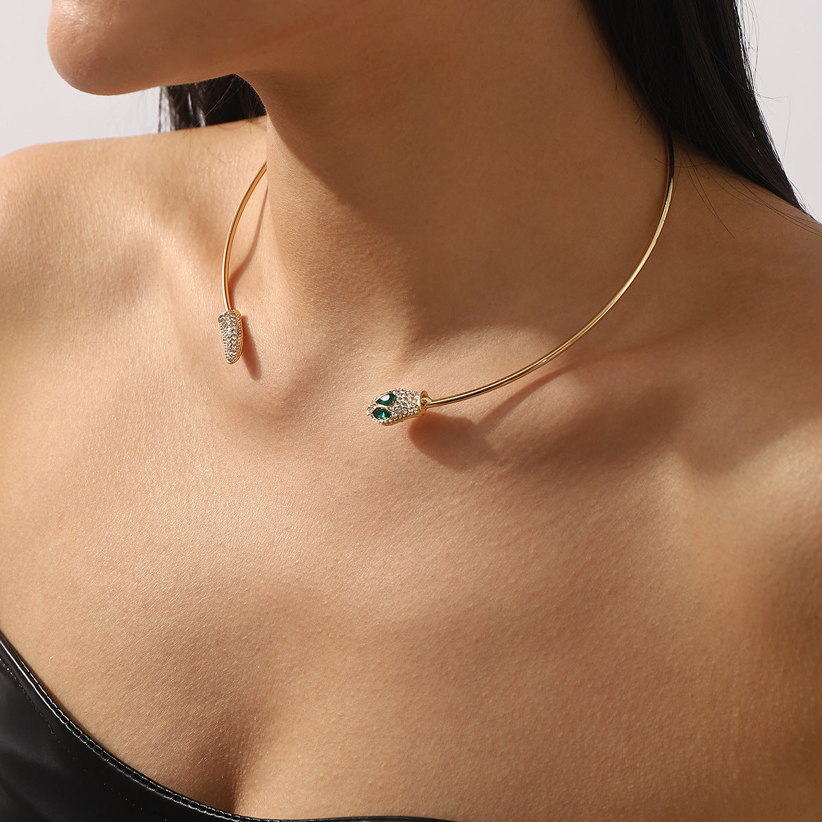 Hip Hop Animal Shape Snake Design Rhinestone Accent Choker Necklace for Women
