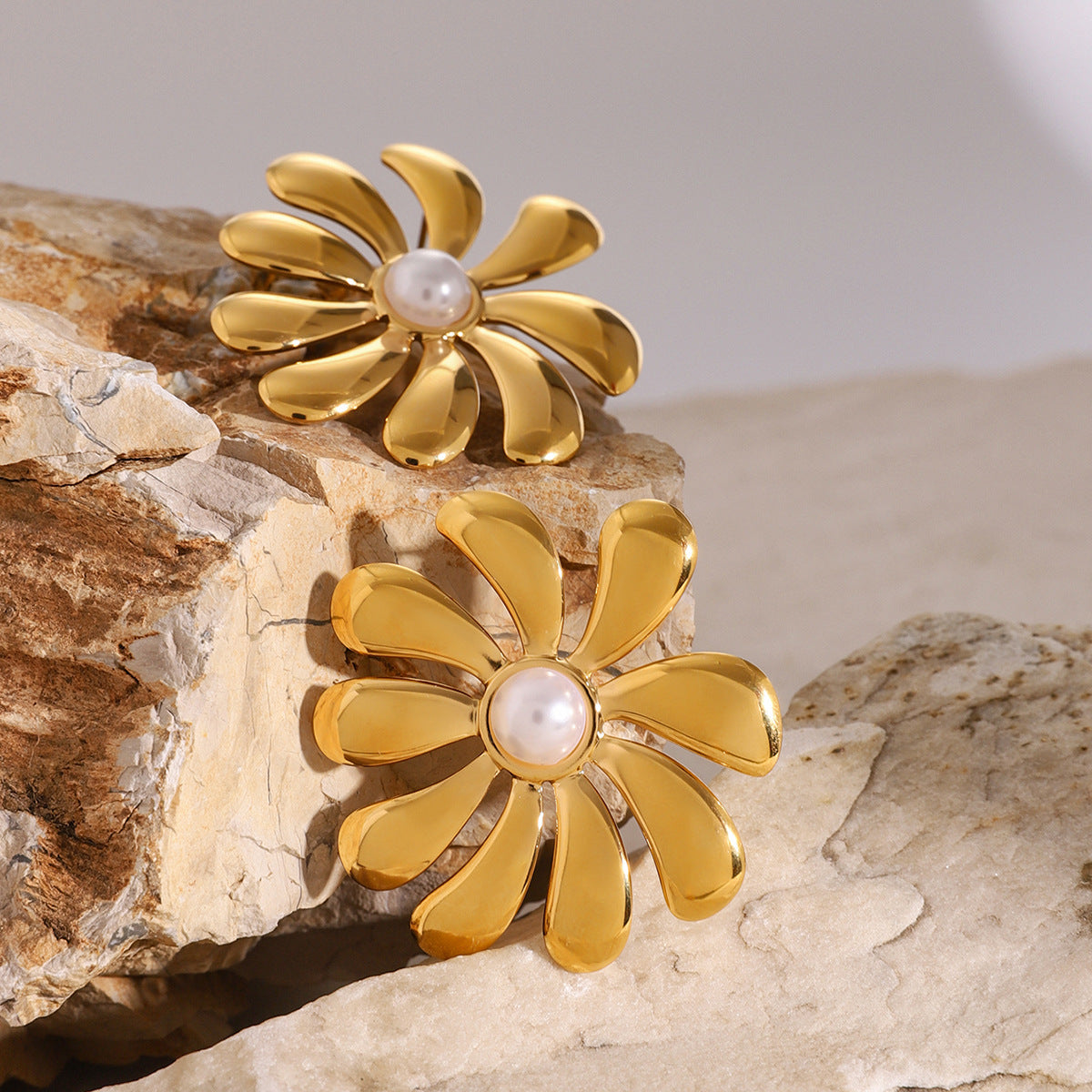 Fashion 18K Gold Plated Stainless Steel Sunflower Pearl Open Ring Floral Stud Earrings for Women