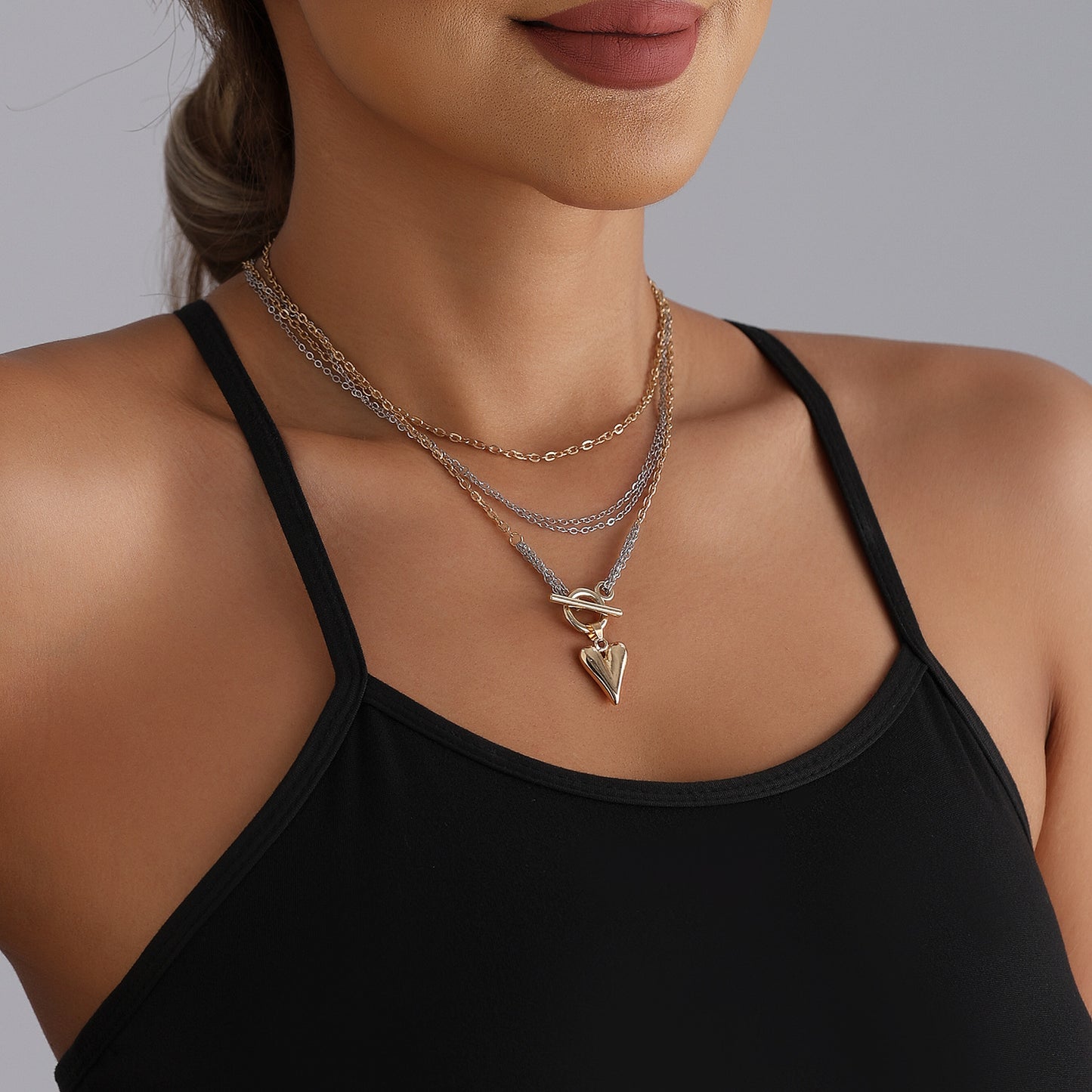 Vintage Style Heart-Shaped Alloy Pendant Necklace with Gold and Silver Plating for Women, Layered Clavicle Chain with Toggle Clasp