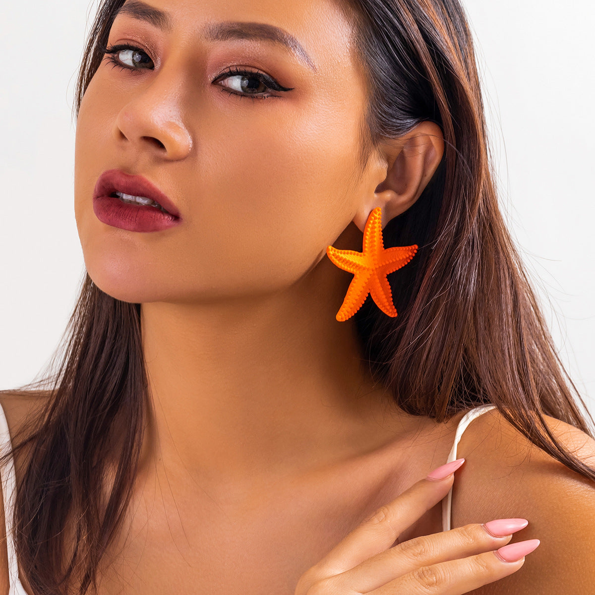 Pendientes de tuerca minimalistas de aleación con forma de estrella texturizada, diseño geométrico y acabado chapado para mujer