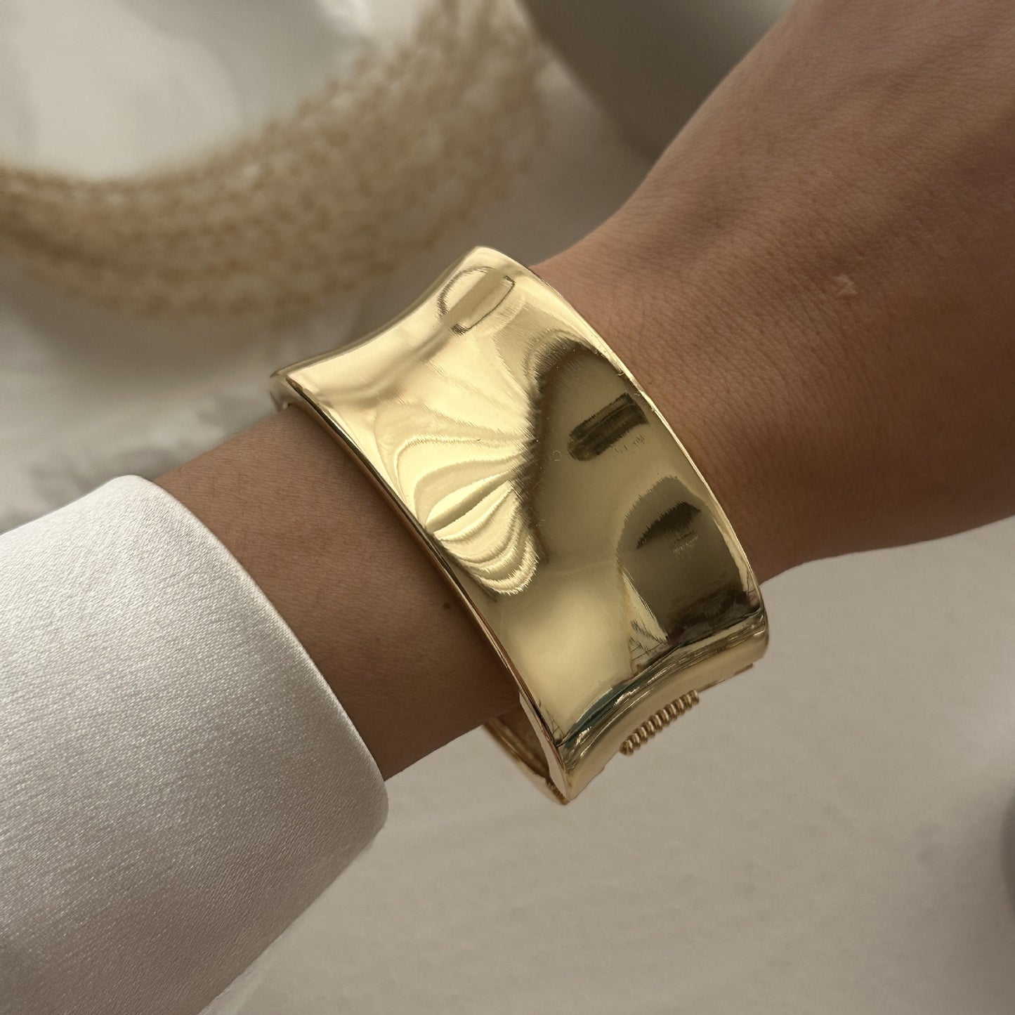 Bracciale a fascia aperta da donna in lega geometrica placcata alla moda