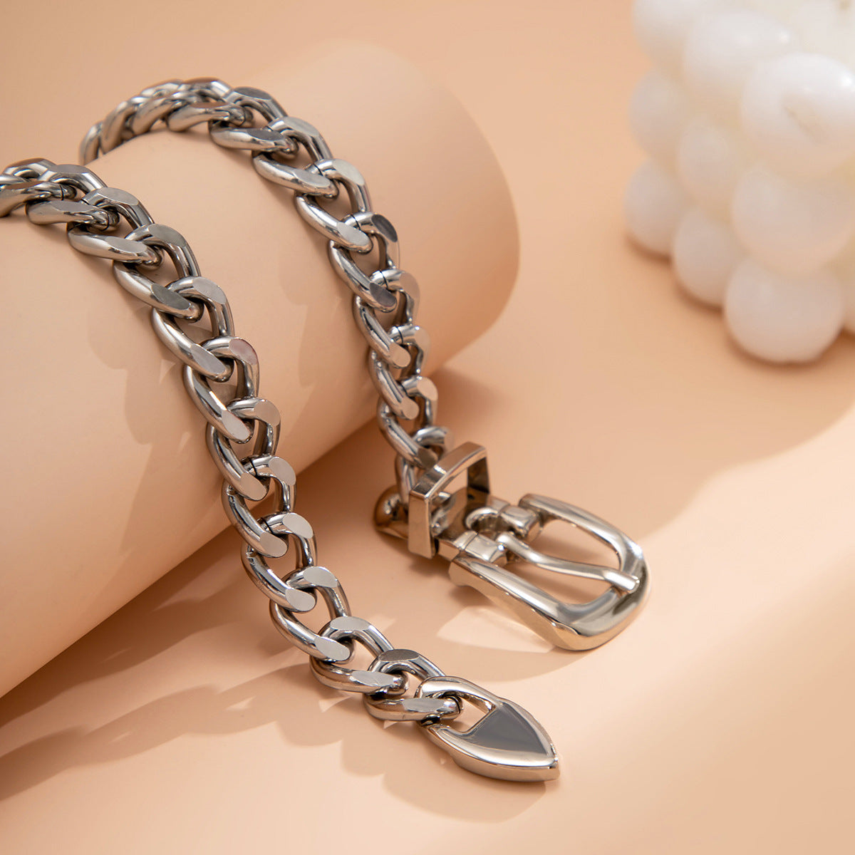 Collar Colgante Geométrico para Mujer con Cadena Gruesa de Aleación y Acabado Galvanizado