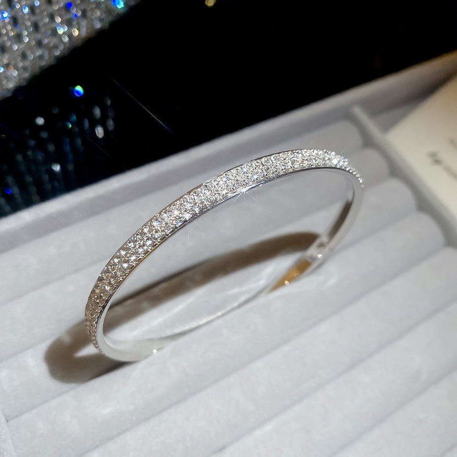 Elegante Pulsera de Cobre de Lujo con Incrustaciones de Pedrería Diseño Geométrico Redondo Brazalete Versátil de Moda para Mujer