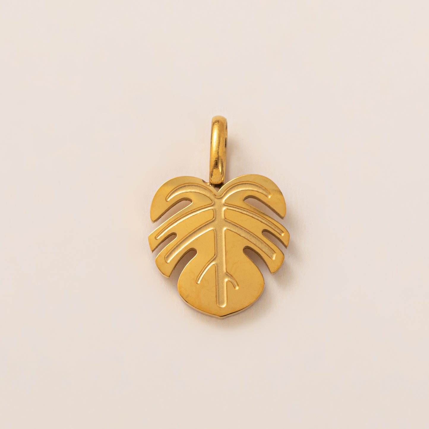 Collana da Bar con Ciondoli Geometrici a Stella e Cuore in Acciaio al Titanio Placcato Oro 18K Vintage Unisex