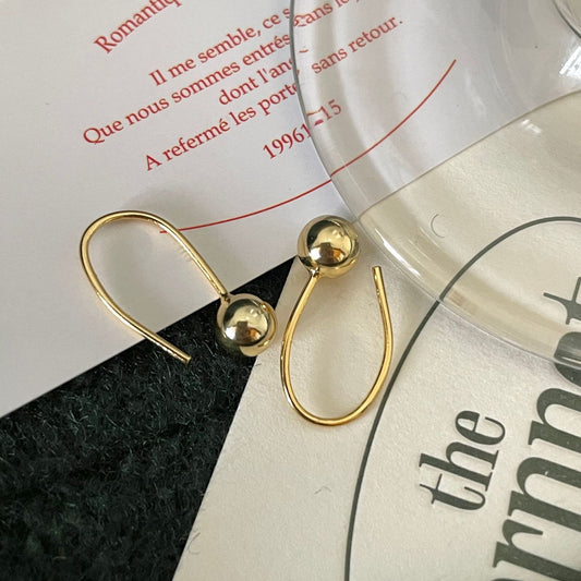 Pendientes de botón minimalistas con forma de estrella de plata de ley 925 con acabado artesanal y patrón de puntos geométricos