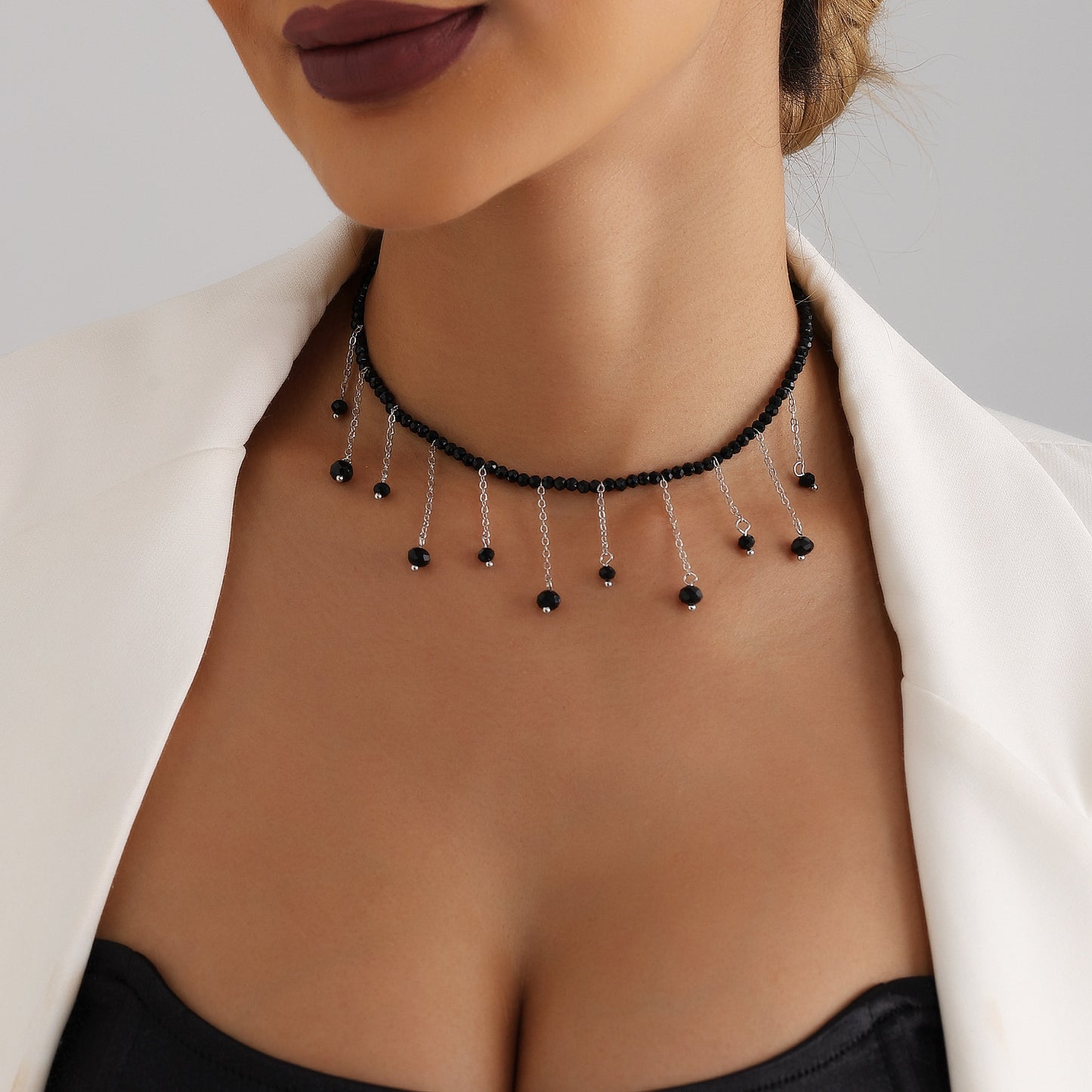 Vintage Black Beaded Tassel Crystal Pendant Choker Necklace for Women with Geometric Design and Electroplated Alloy Accents