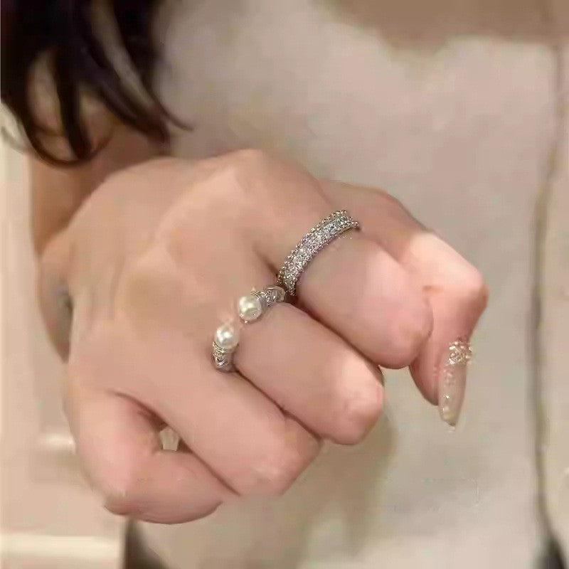 Anello elegante e geometrico ispirato alle perle con intarsio in zircone da donna, anello minimalista alla moda da dito indice, gioielli di lusso per le mani