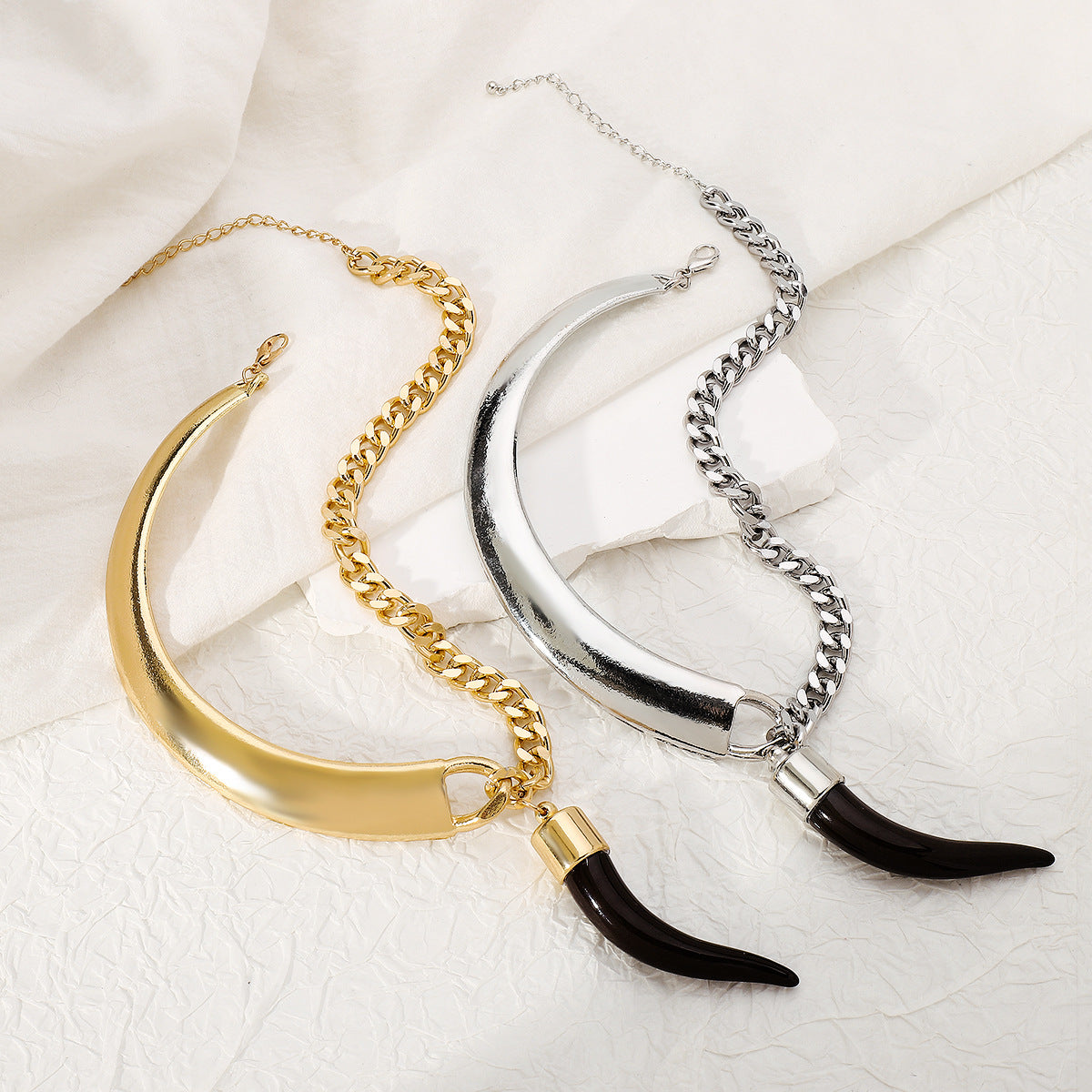 Collar con colgante geométrico vanguardista para mujer, cadena de aleación con acabado chapado, estilo dulce-atrevido, collar de clavícula