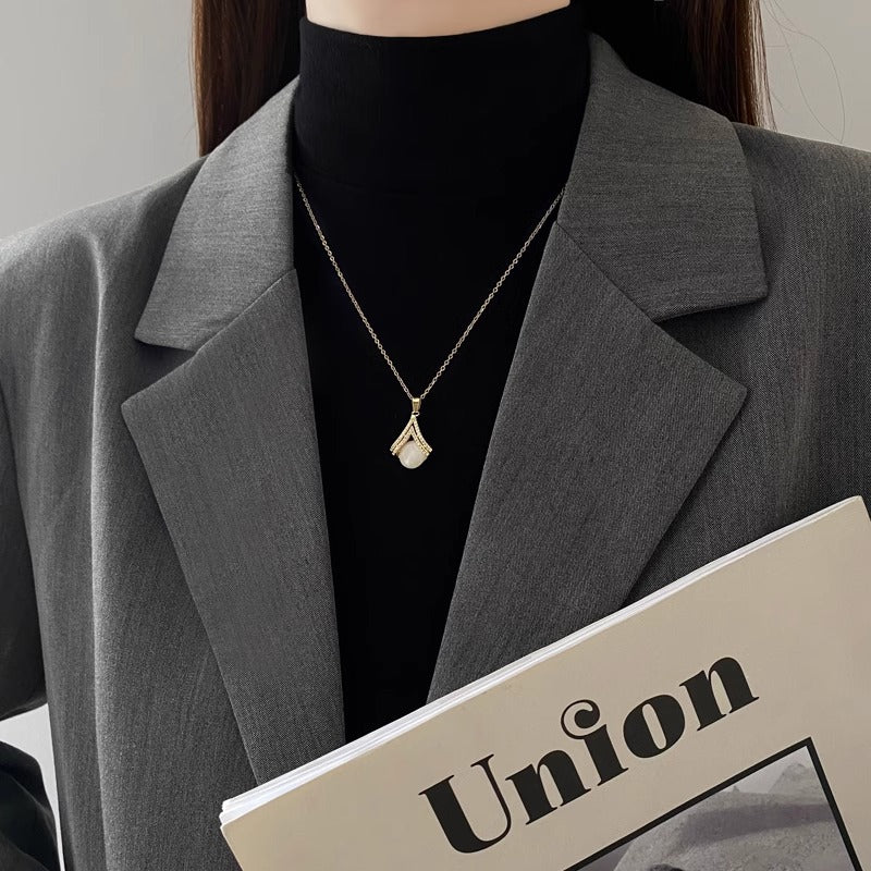 Collana con Ciondolo Occhio di Gatto Floreale dal Design Originale in Acciaio al Titanio con Finitura Placcata su Catena a O per Donna e Unisex