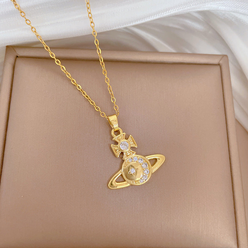 Collana con Ciondolo a Croce Minimalista in Acciaio al Titanio con Intarsio di Strass per Donne e Uomini, Delicata Catena per Clavicola