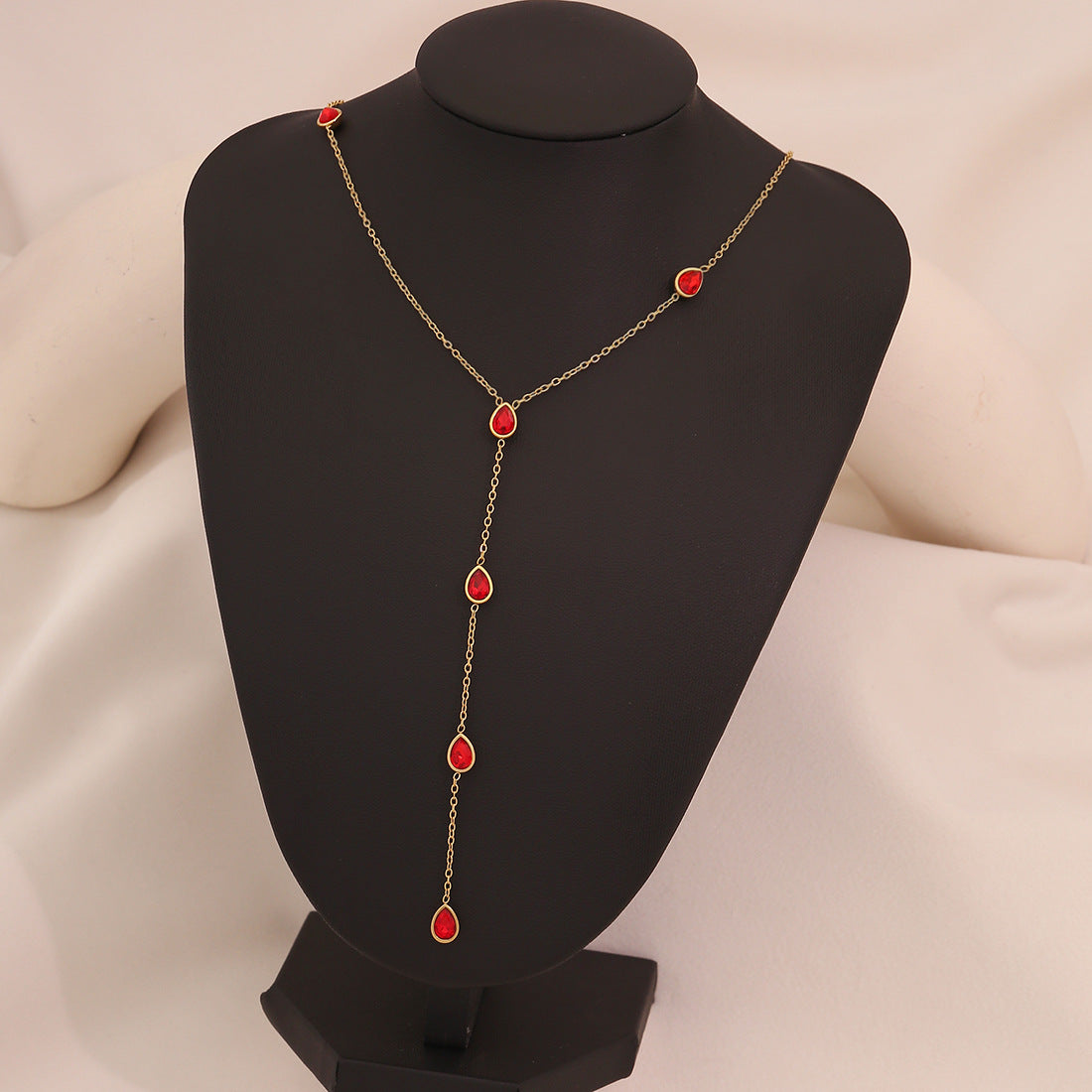 Fashionable OL Style Teardrop-Shaped Stainless Steel Pendant Necklace with Plated Finish and O-Chain for Women
