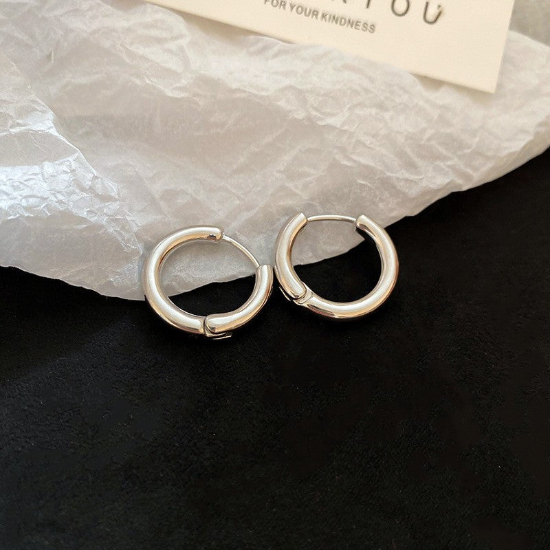 Aretes Geométricos Minimalistas de Cobre con Acabado Chapado para Mujer Pendientes Modernos y Versátiles