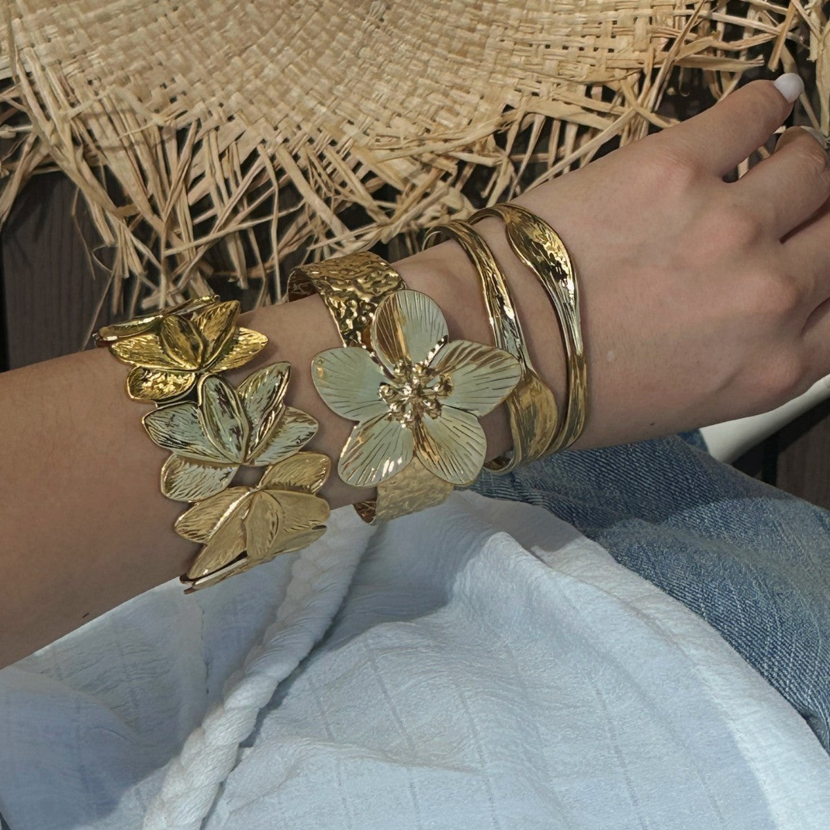 Vintage Elegant Geometric Floral Plated Stainless Steel Bracelet for Women