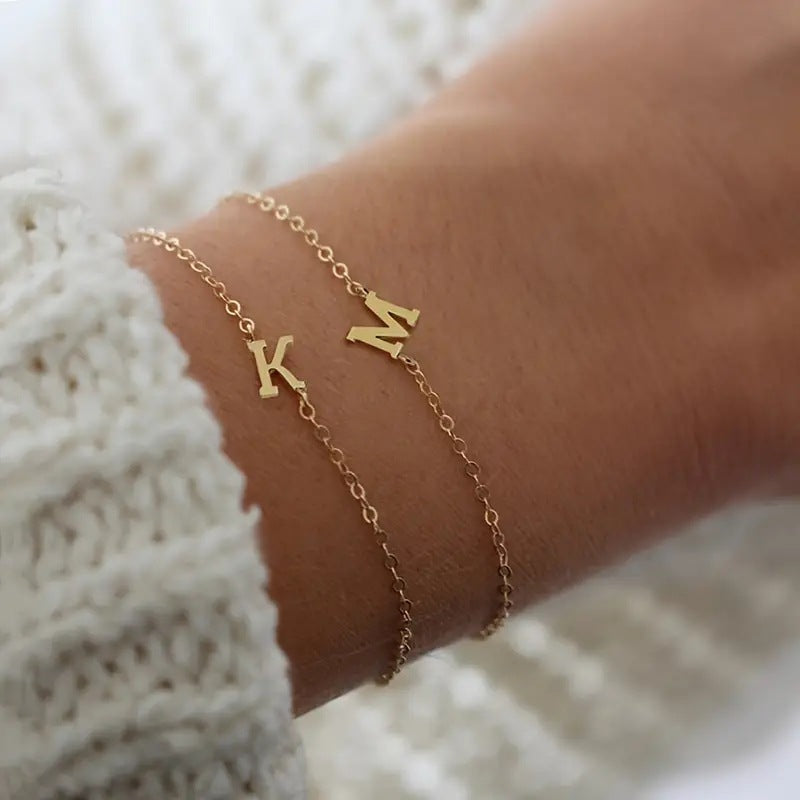 Braccialetto Minimalista con Lettera in Acciaio Inossidabile Placcato Oro Unisex A-Z