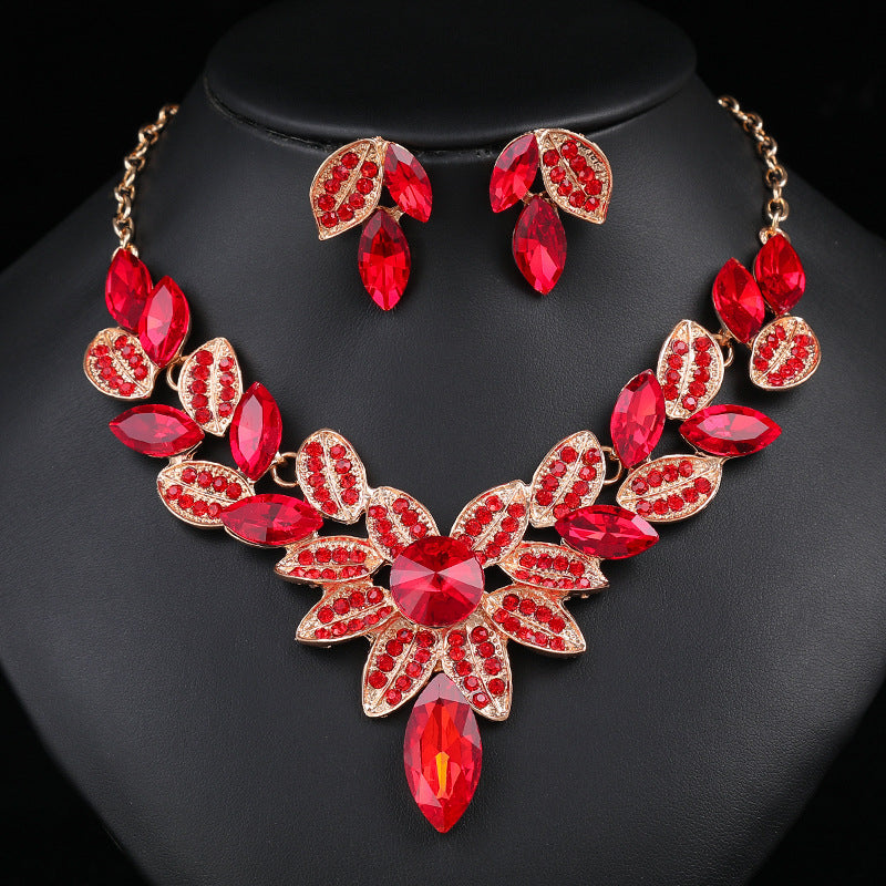 Set di collana in lega vintage esagerata con motivo floreale, pendente a tulipano e petalo, galvanizzato per donne, include orecchini abbinati