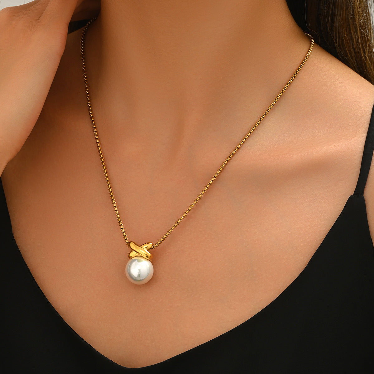 Collana con pendente geometrico minimalista da donna con intarsio in perla in rame, stile di lusso leggero
