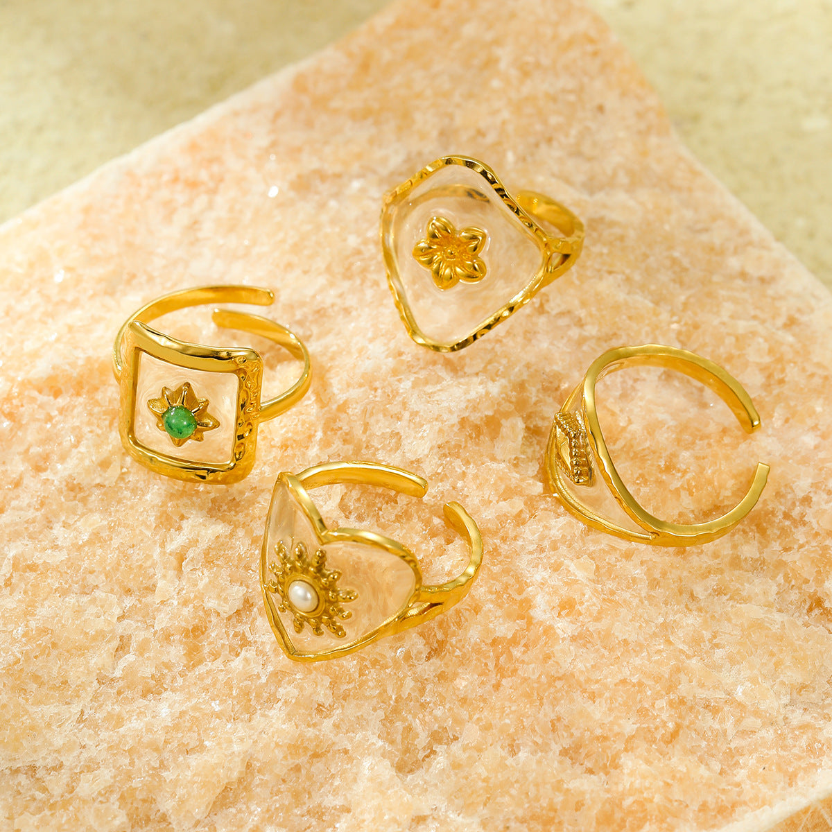 Anello in acciaio inossidabile a forma di cuore con geometria regolabile in stile vintage con finitura placcata