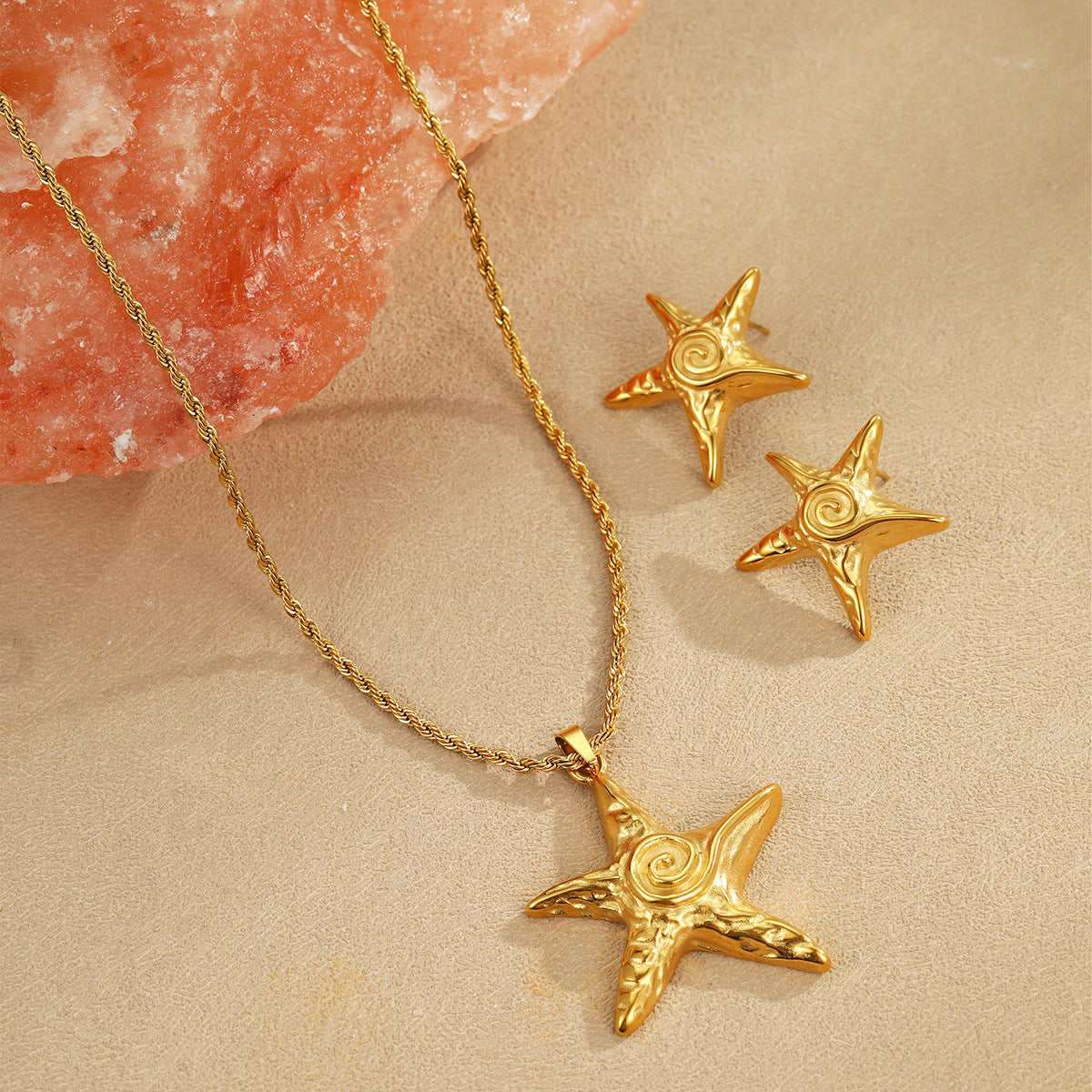 Set collana da donna in acciaio inossidabile con texture martellata a forma di stella marina alla moda e catena ritorta