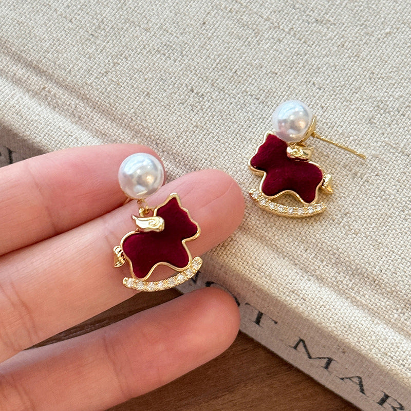 Pendientes de tuerca flocados con forma de caballo estilo lujo con perlas en plata de ley 925 bañada en oro de 18 quilates para mujer