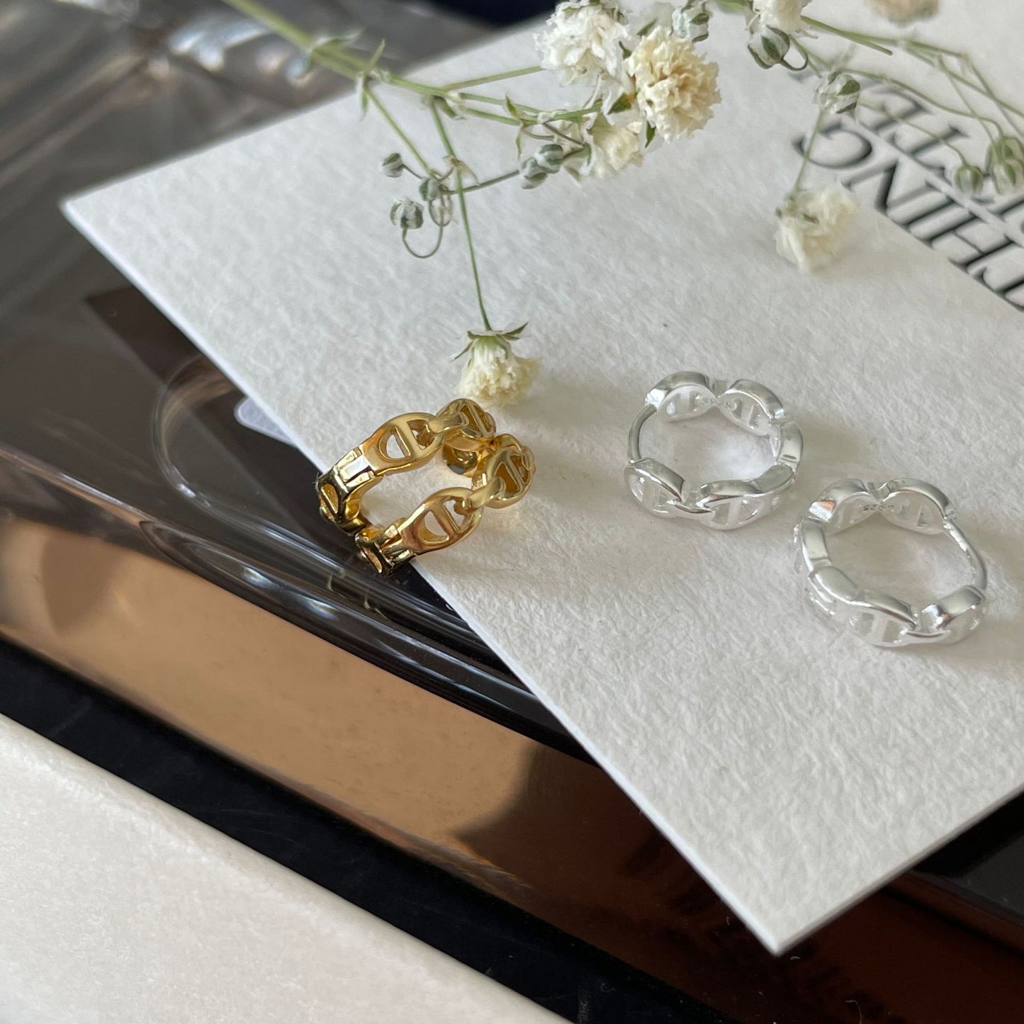 Pendientes de tuerca minimalistas de plata de ley 925 con forma de gota de agua y perla incrustada para mujer