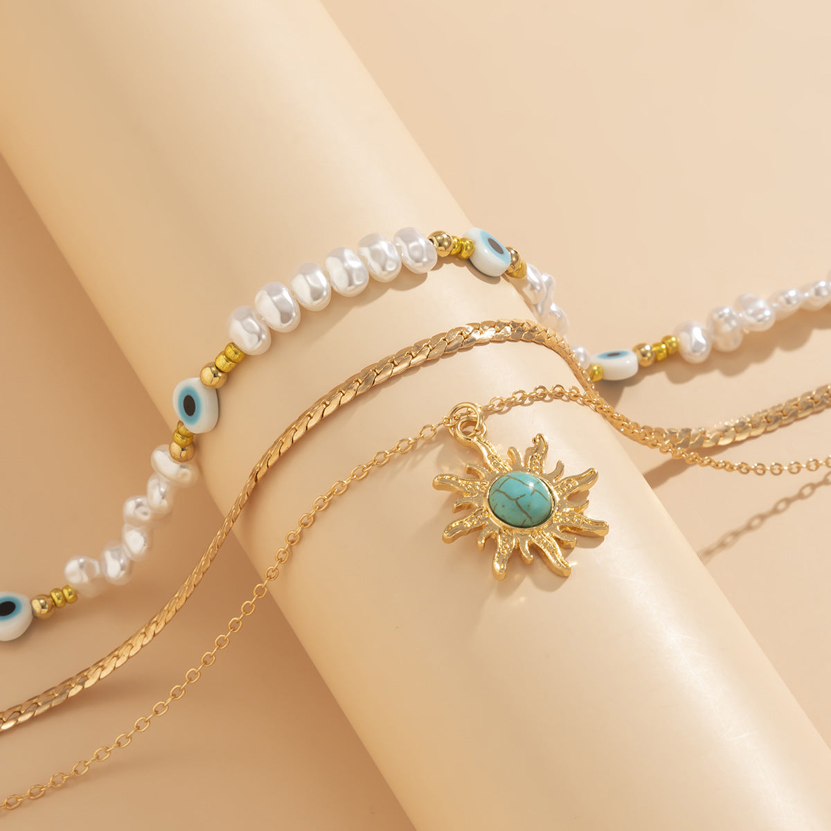 Collar con colgante vintage gótico de ojo turco con motivos solares, detalles de perlas irregulares y cadena de aleación multicapa con diseño geométrico