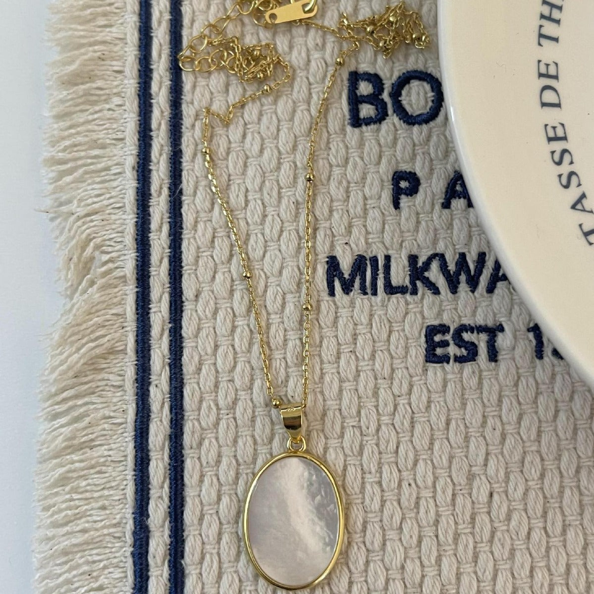 Oval Shell 925 Sterling Silver Necklace