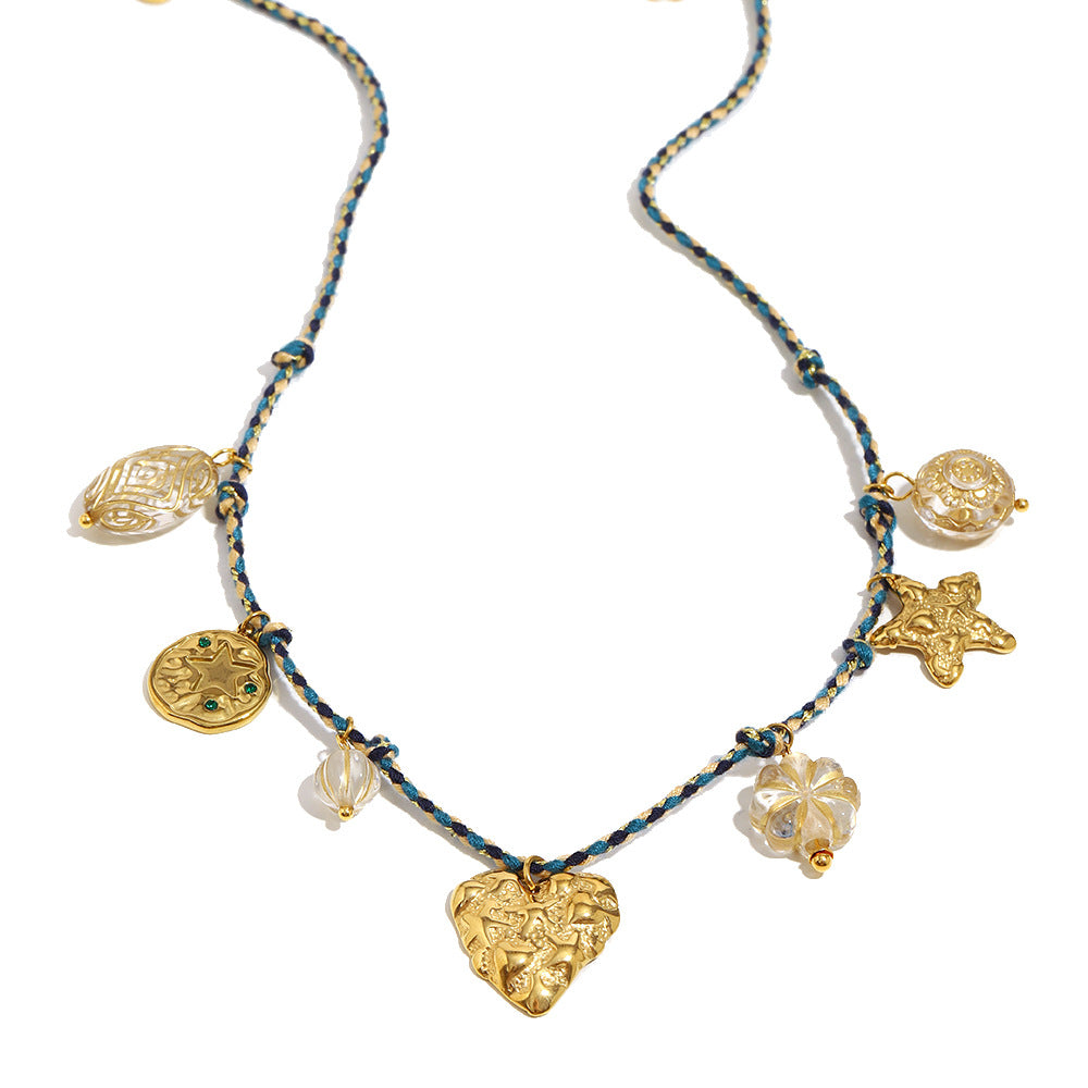 Collana con ciondolo a cuore minimalista placcato oro 18 carati in acciaio inossidabile con cordino colorato e perline retrò