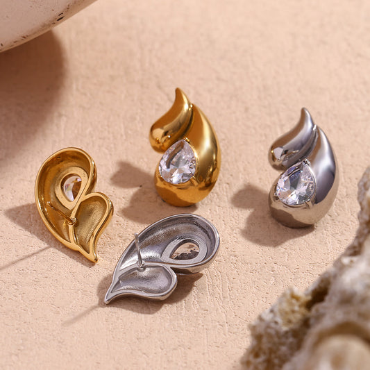 Pendientes minimalistas con forma de lágrima de acero inoxidable con baño de oro de 18 quilates y circonitas para mujer