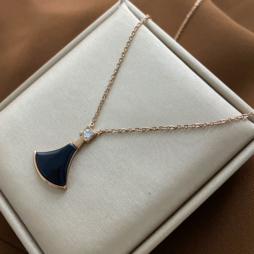 Minimalist Animal-Shaped Titanium Steel Clavicle Necklace for Women with Electroplated Finish and Irregular Design