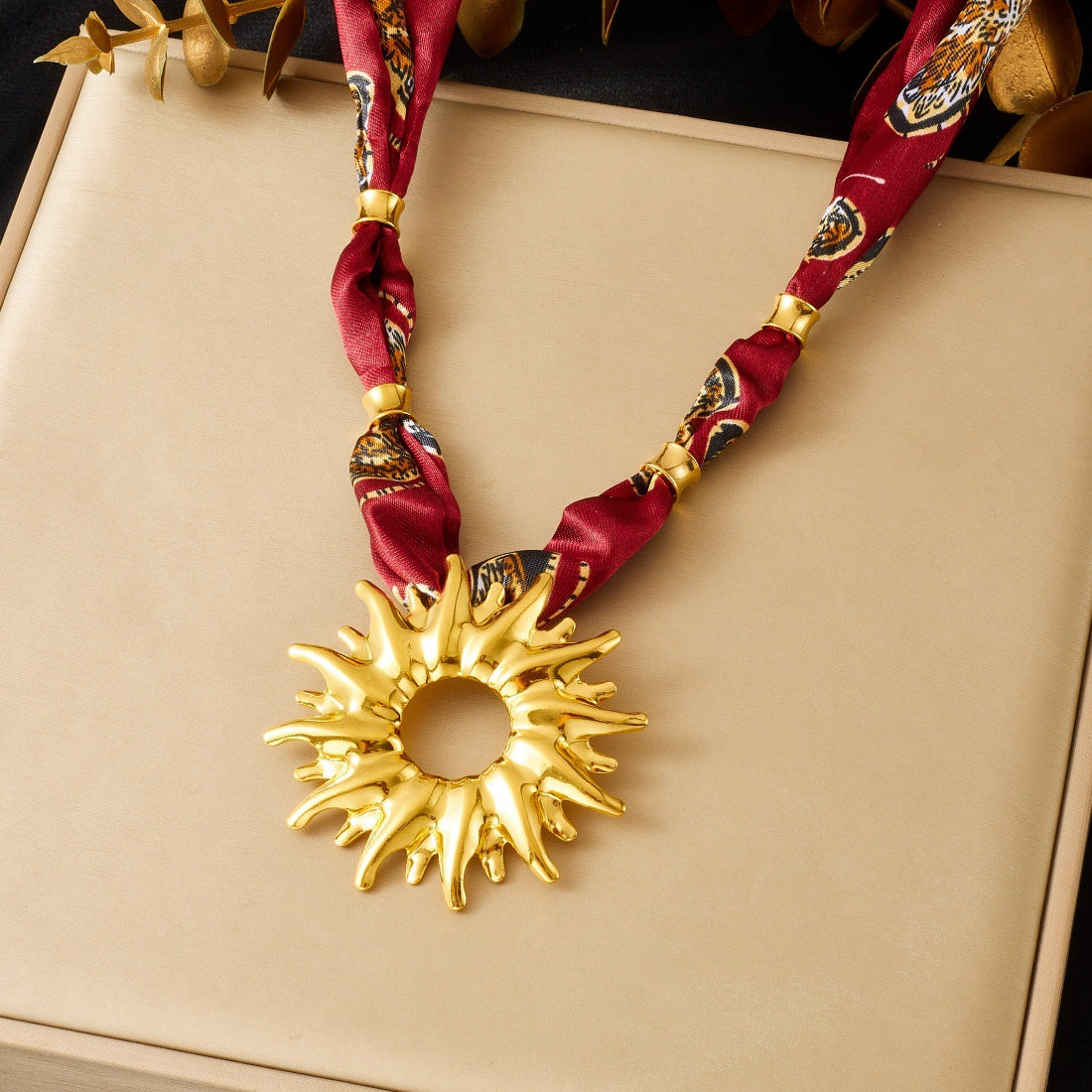 Vintage Elegant Gold Plated Drip Oil Square Floral Leopard Print Stainless Steel Pendant Necklace for Women
