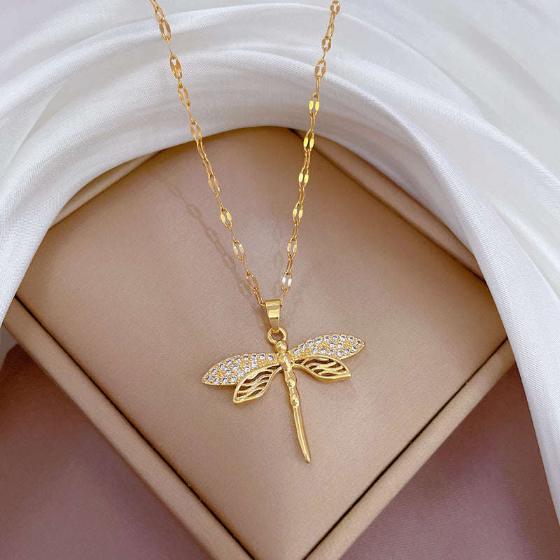 Collar de lujo de acero de titanio con diseño geométrico de mariposa e incrustaciones de diamantes de imitación para mujer, colgante de nube de la suerte