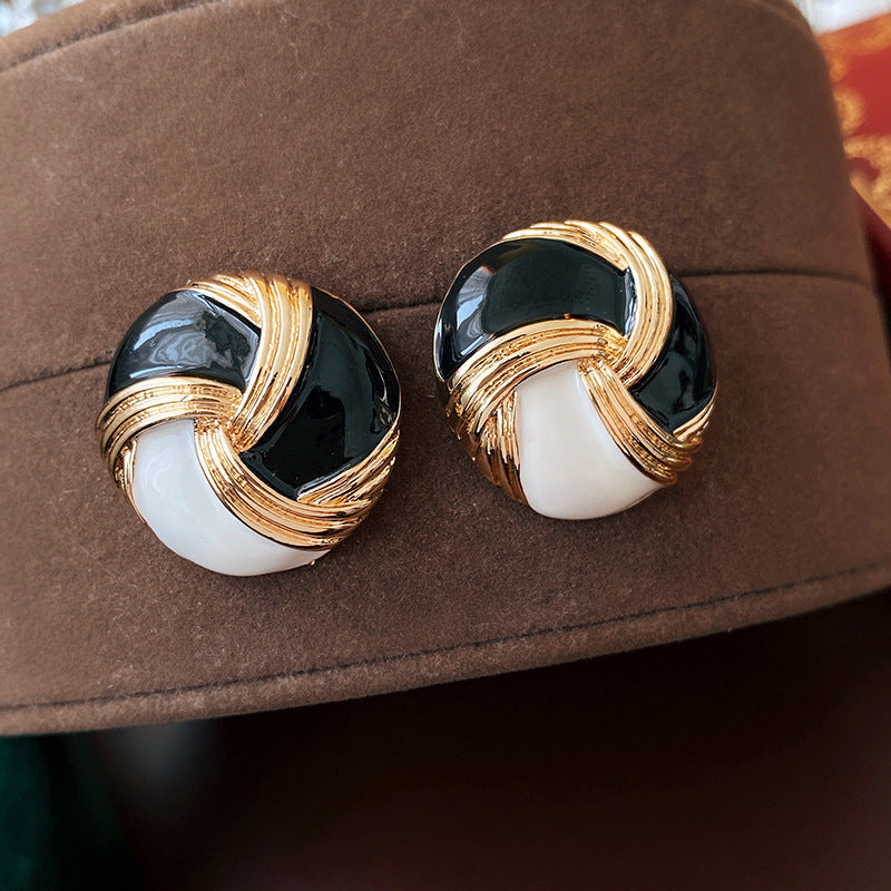 Pendientes de botón redondos geométricos vintage en blanco y negro, de aleación con acabado chapado para mujer