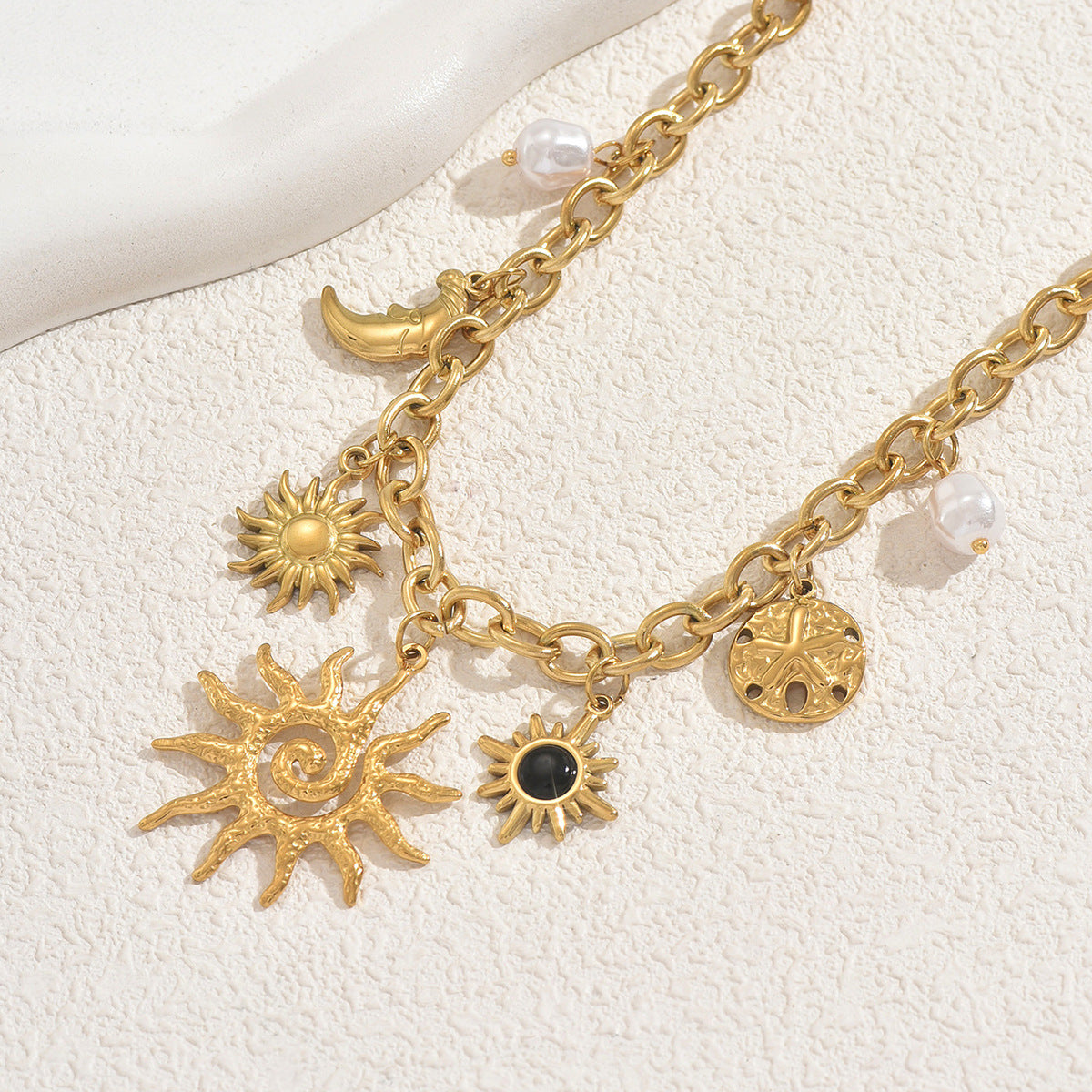 Elegante collana con pendente a girasole da donna con intarsio in strass in lega di zinco su catena standard