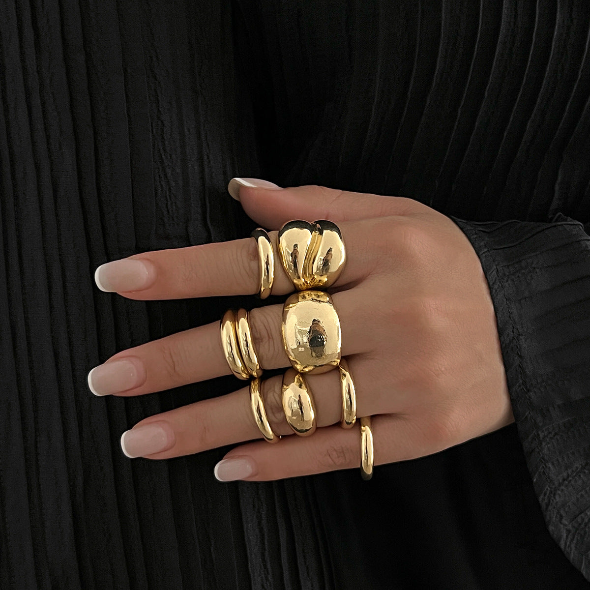 Anello da donna minimalista geometrico in lega a specchio con superficie placcata e design a fascia circolare