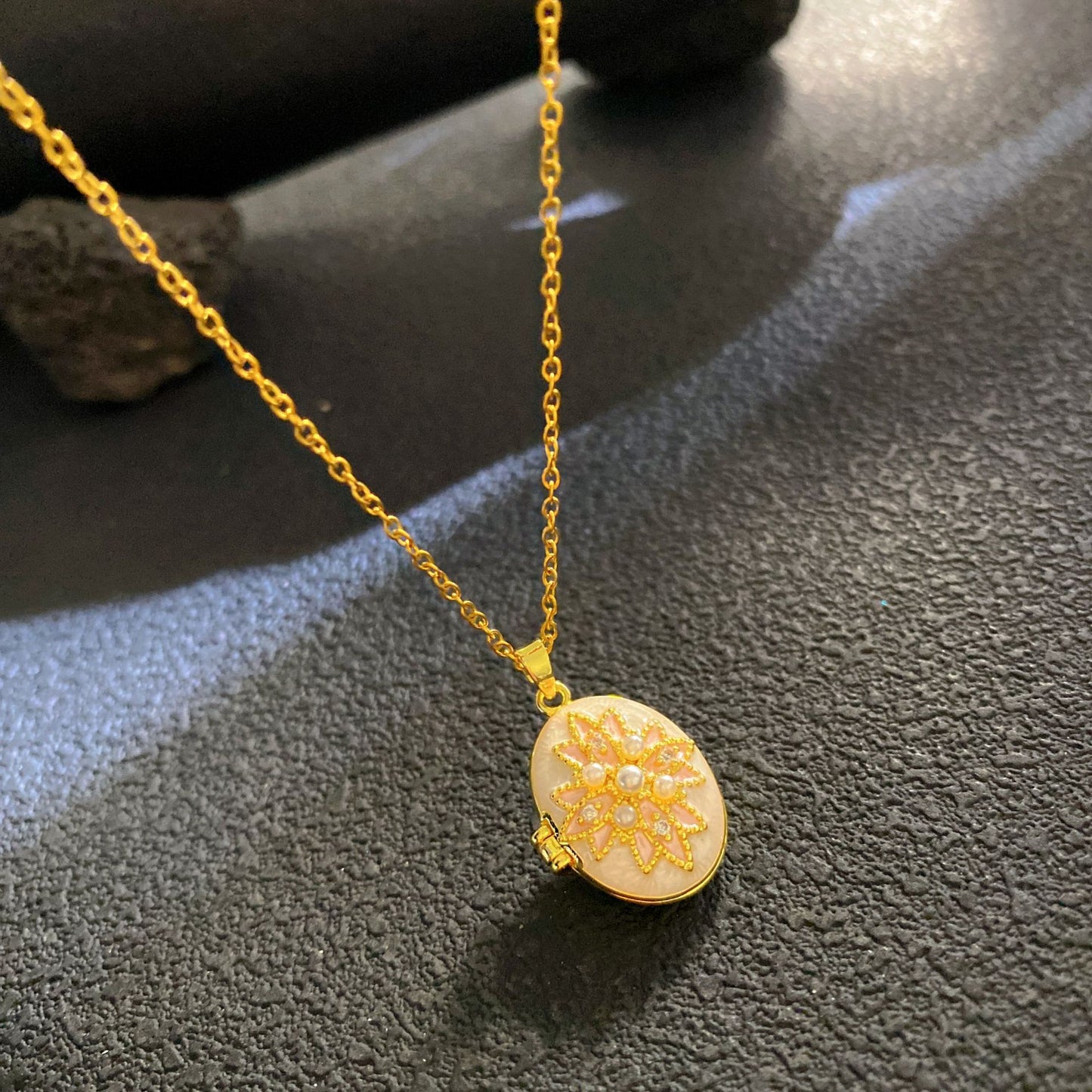 Vintage Elegant Geometric Leaf Teardrop Drip Oil Cubic Zirconia Necklace with 18K Gold Plated Brass Pendant on Titanium Steel Cable Chain for Women