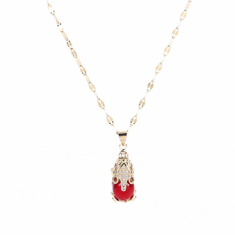 Red Lucky Pixiu Pendant Necklace for Women in Titanium Steel with 18K Gold Plating on Wavy Chain