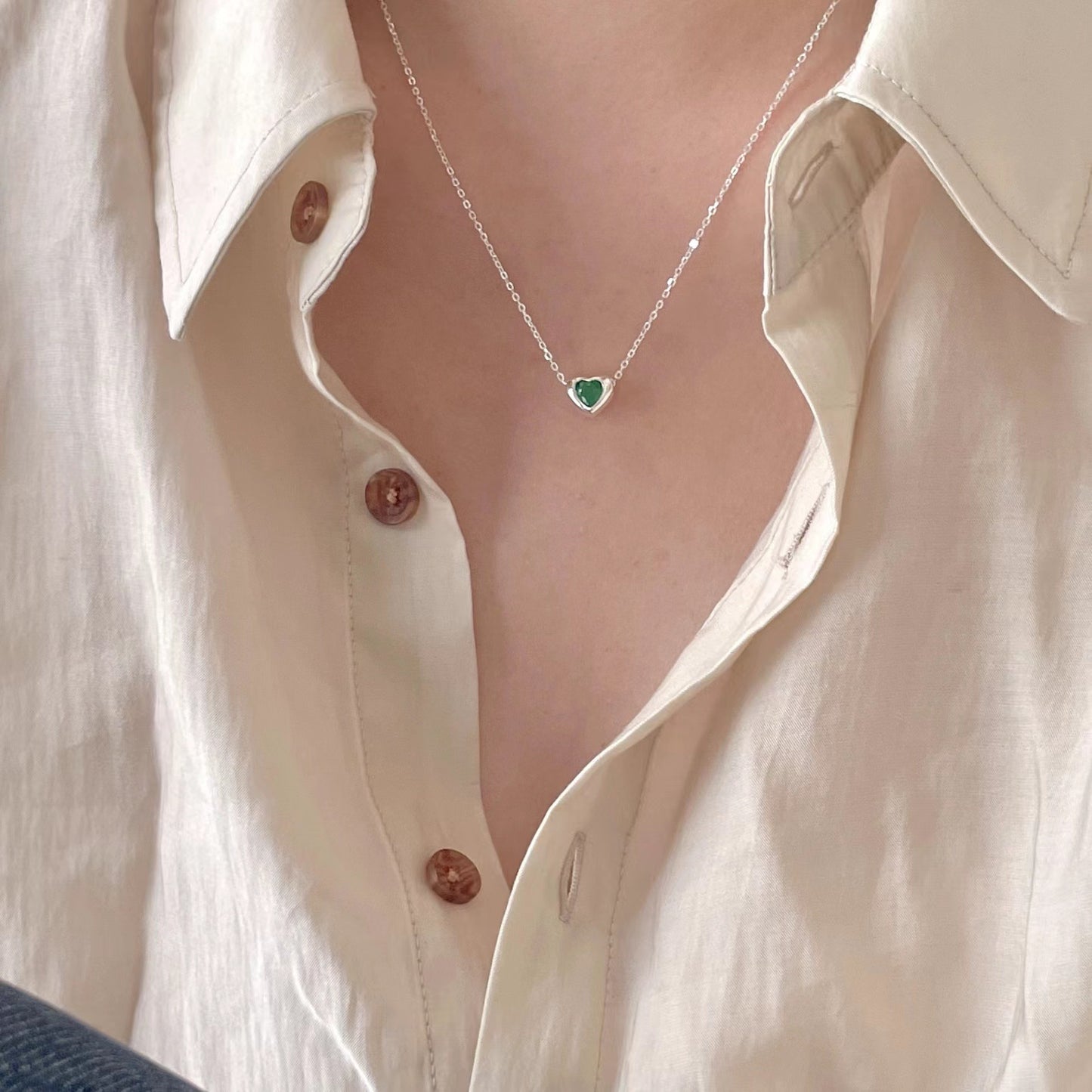 Minimalist Heart-Shaped 925 Sterling Silver Necklace with Green Rhinestone Inlay and Gold Plated Finish on Box Chain