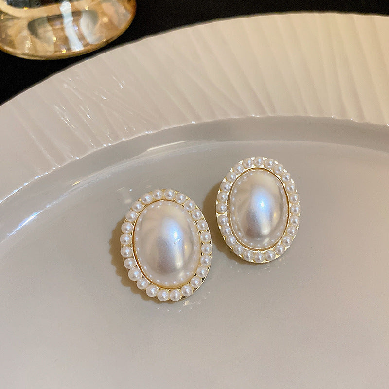 Orecchini a perno con perla geometrica vintage di lusso in rame placcato con perni in acciaio per donna