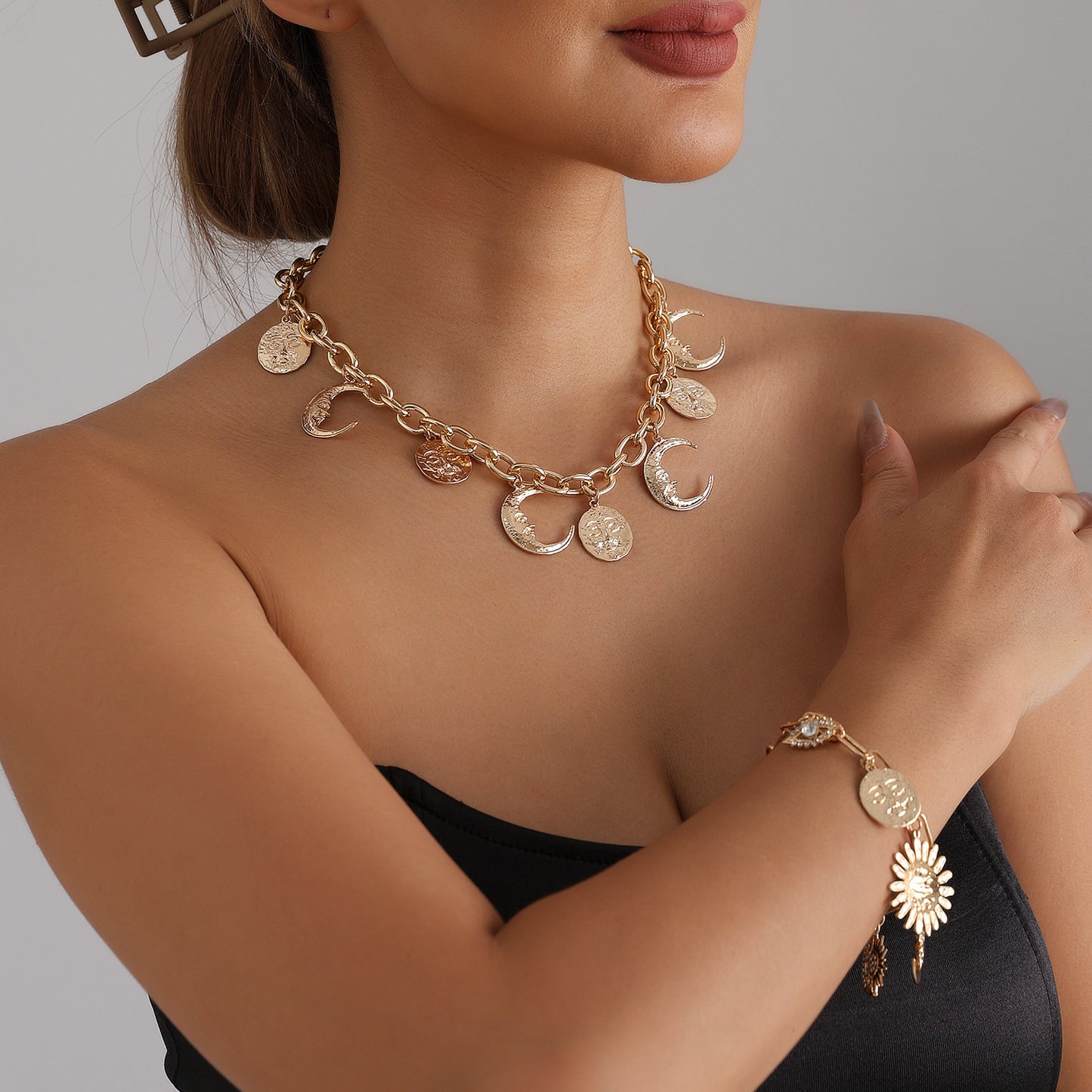 Vintage Casual Moon Geometric Alloy Plated Pendant Necklace for Women