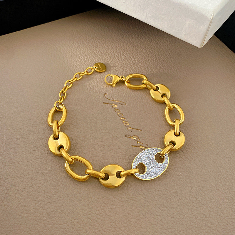 Light Luxury Titanium Steel Plated Rhinestone Pig Bracelet with Smile Detail