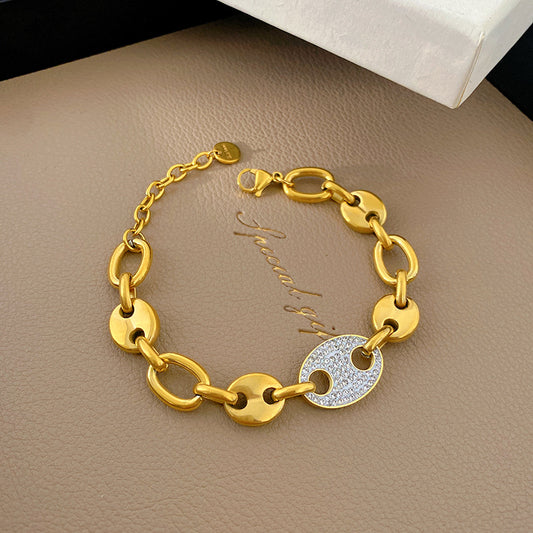 Light Luxury Titanium Steel Plated Rhinestone Pig Bracelet with Smile Detail