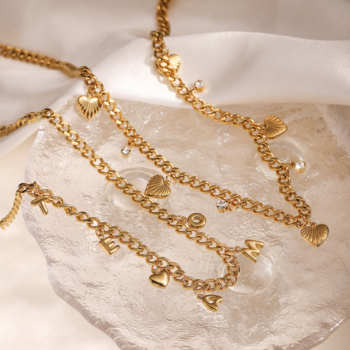 Collana pendente con fiore geometrico irregolare minimalista in acciaio inossidabile con placcatura in oro 18 carati