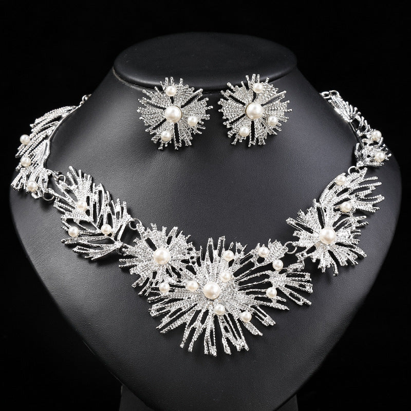 Geometric Vintage Statement Alloy Necklace Set with Pearl-Inspired Accents for Women Featuring Plated Finish and O-Chain Design
