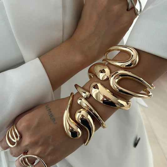Pulsera Abierta de Gota de Agua Geométrica Personalizada con Cierre de Resorte - Aleación Galvanizada